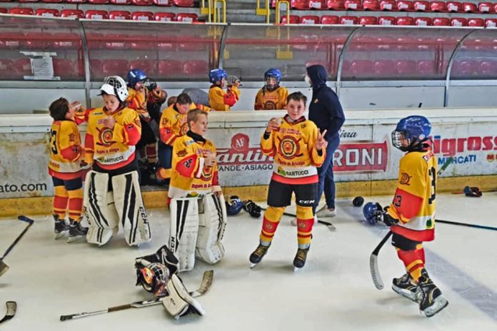 Hockey ghiaccio under 11 e 13 amichevole Asiago Trento