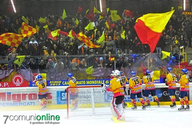 Asiago Hockey vs Bolzano stagione 2012-2013 - curva Sud