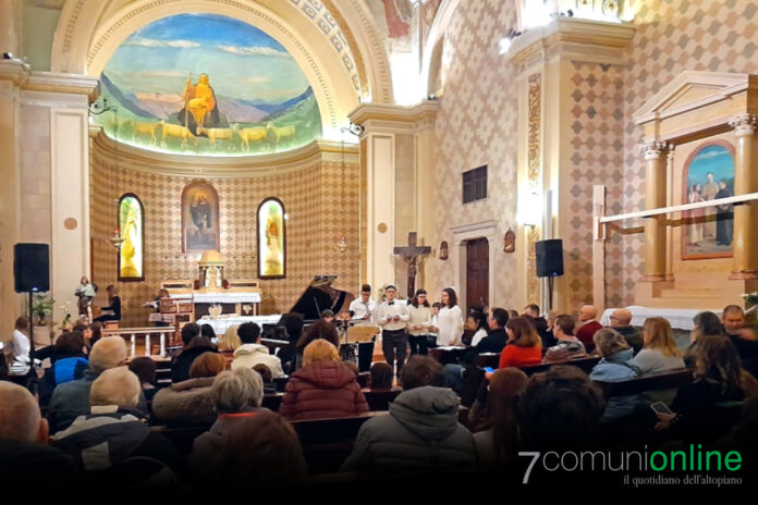 Asiago chiesa San Rocco - concerto Spirito del Natale - Giovani Musicisti Altopianesi e Abracadabra