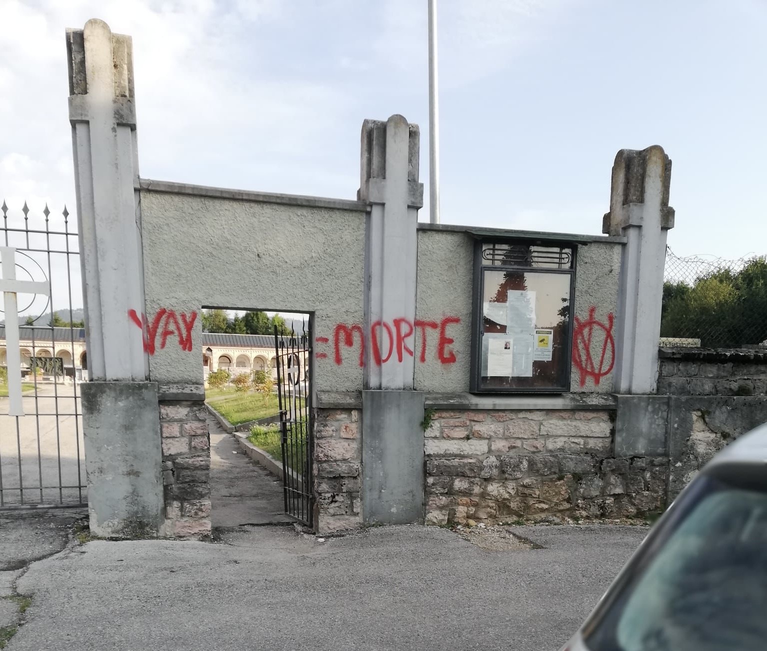 Atti vandalici cimitero Asiago 