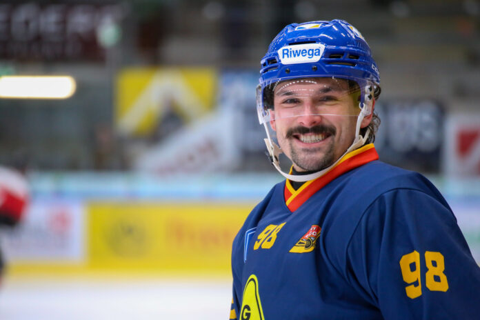 Asiago Hockey vs Pioneers Vorarlberg - Carter Turnbull